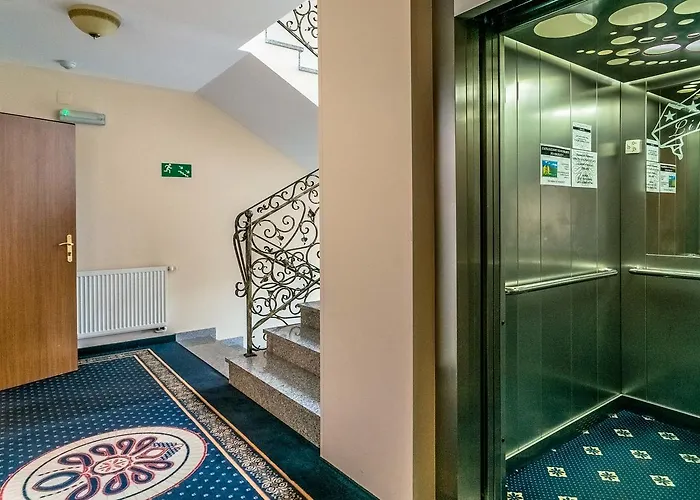 里普塔克卡酒店 3*